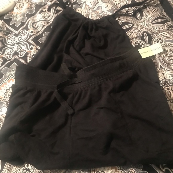SOLD!!Brand New Bobbi Brooks jogging capris. - Picture 1 of 2